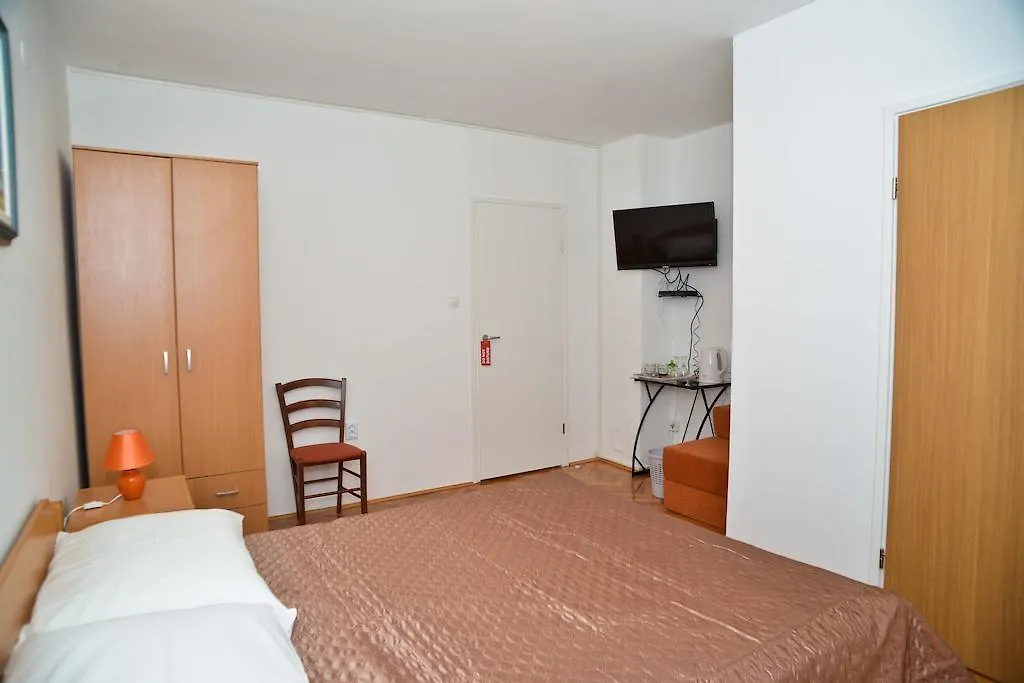 El Mirador Rooms With Balcony Zadar 3*,