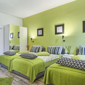 https://top-center-rooms-studio.in-istria.net